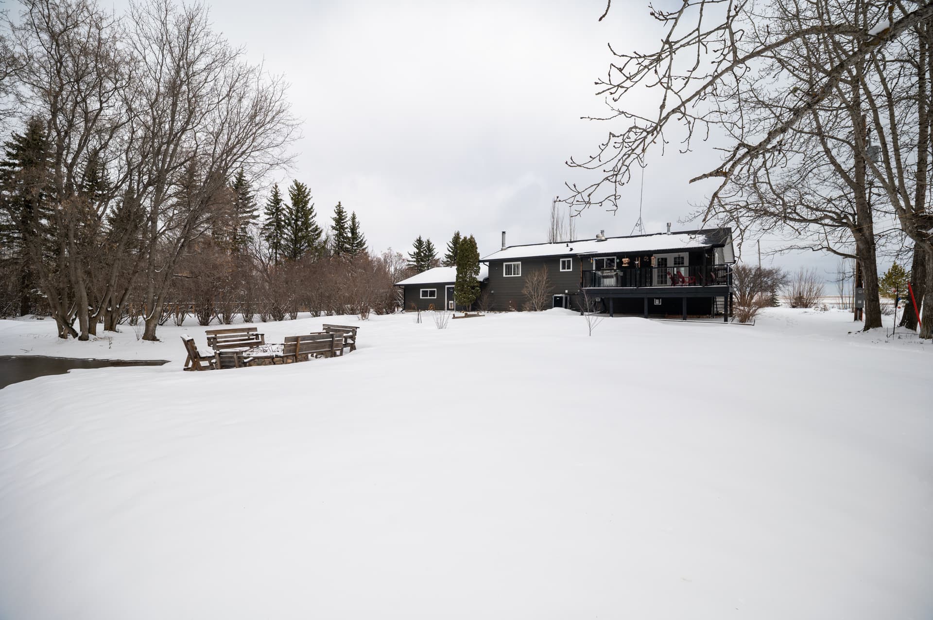 Outdoor view in the country acreage delivery demo