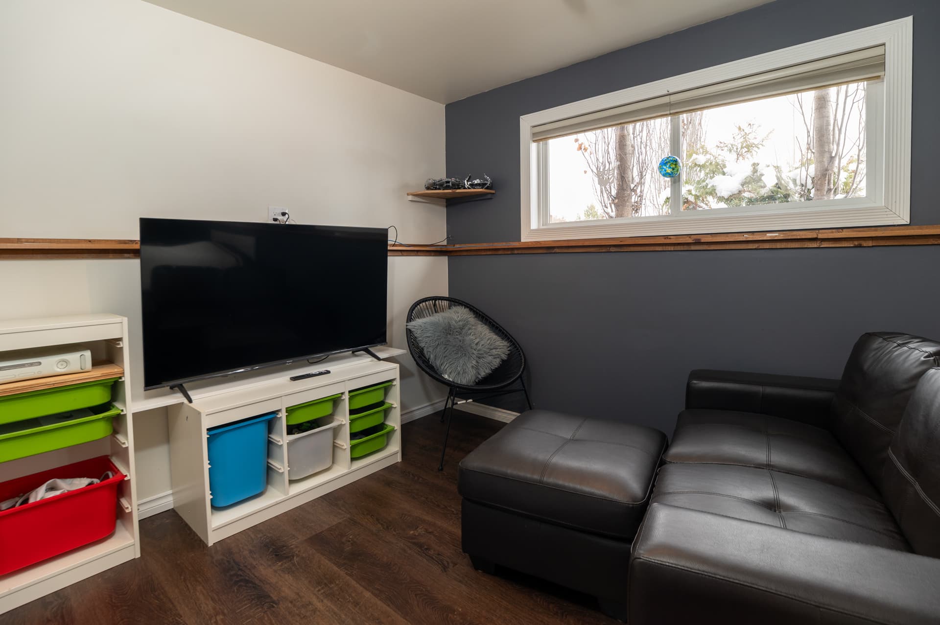 Lower-level room in the country acreage delivery demo