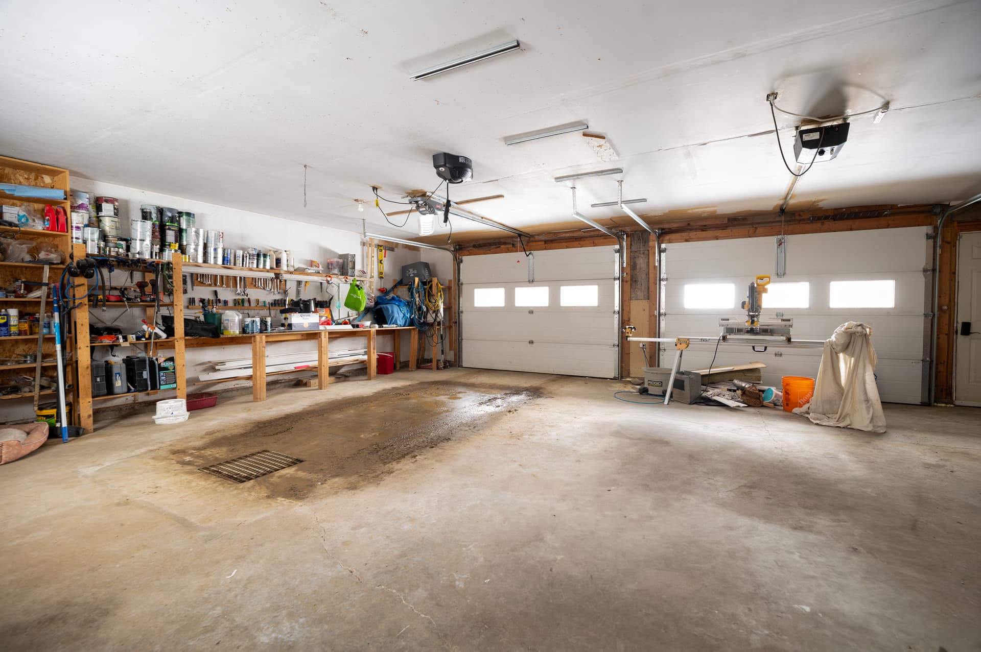 Garage in the country acreage delivery demo
